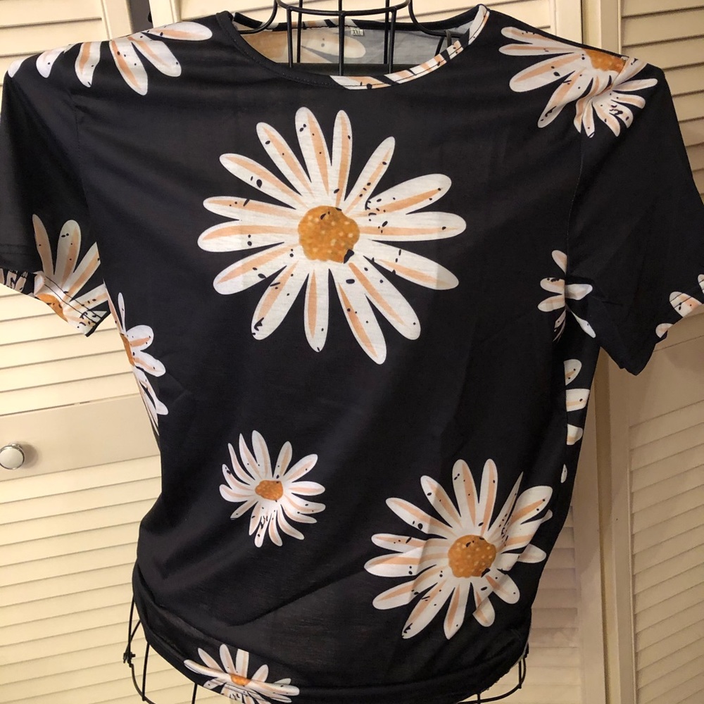 Black, White & Gold Daisy Shirt